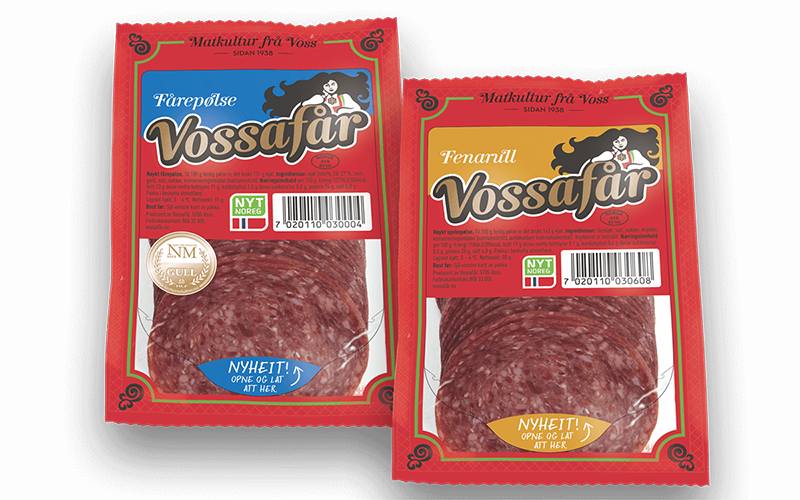 Pakkene med Vossafår spekemat, en tradisjonell norsk delikatesse, med tydelige etiketter og farger.