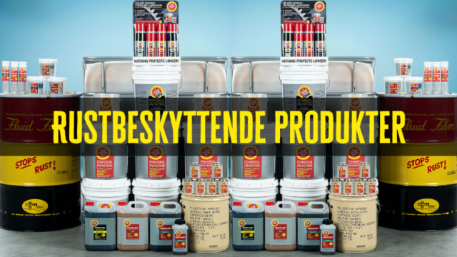 Rustbeskyttende produkter i forskjellige beholdere, inkludert spraybokser og malingsspann, med tydelig merking.