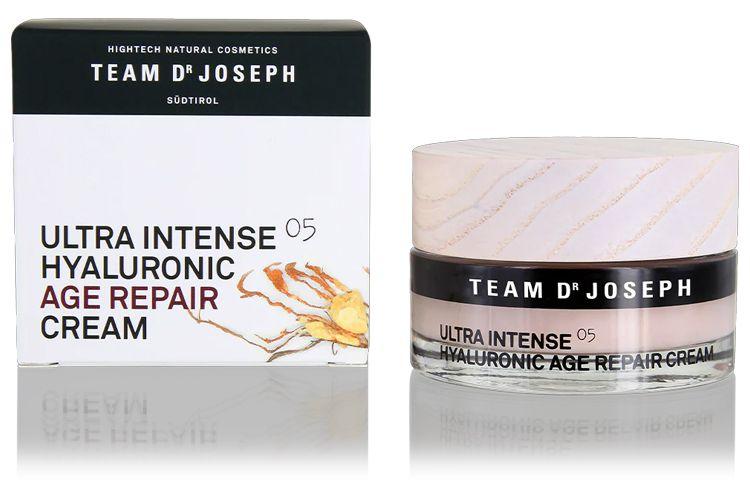 Ultra intensiv hyaluronsyre anti-aldringskrem fra Team D'Joseph med emballasje og krem i glasskrukke.