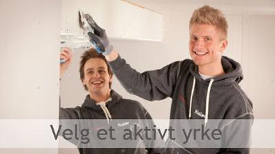 To unge menn maler en vegg i et rom, med verktøy og smilende ansikter. Teksten "Velg et aktivt yrke" er synlig.