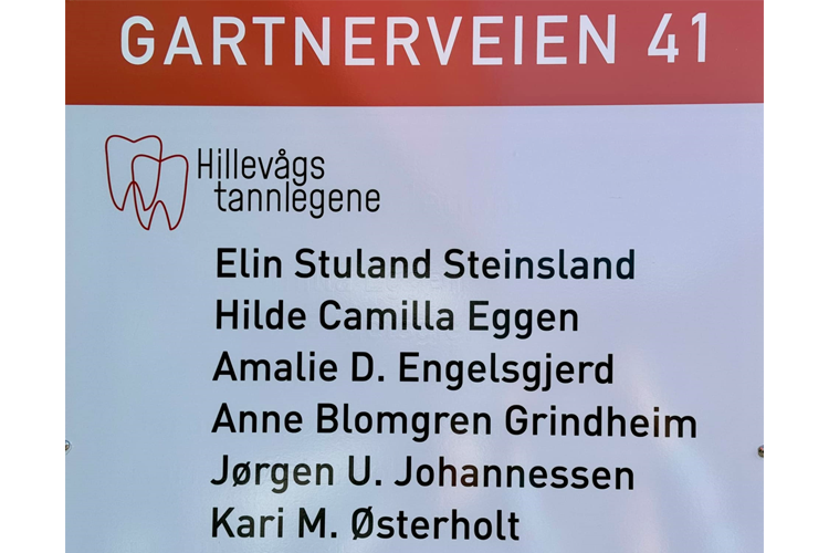 Gartnerveien 41 skilt med navnene til tannleger og klinikkens navn Hillevåg tannlegene.
