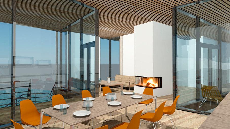 Moderne stue med store vinduer, peis og et spisebord med oransje stoler. Lys og åpen atmosfære.