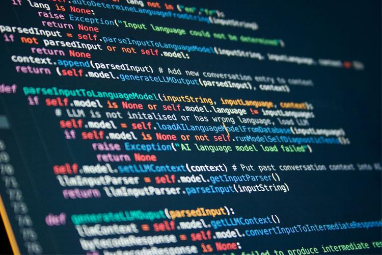 Kodeeksempel som viser programmeringsspråk med variabler og funksjoner i en teksteditor.