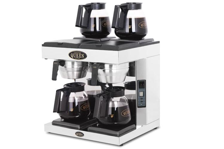 Kaffemaskin med flere kanner, designet for å brygge kaffe effektivt og servere flere kopper samtidig.