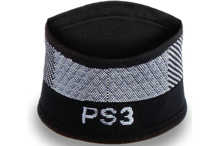Svart hodebånd med PS3-logo og mønster, laget av elastisk materiale for komfort og støtte under trening.