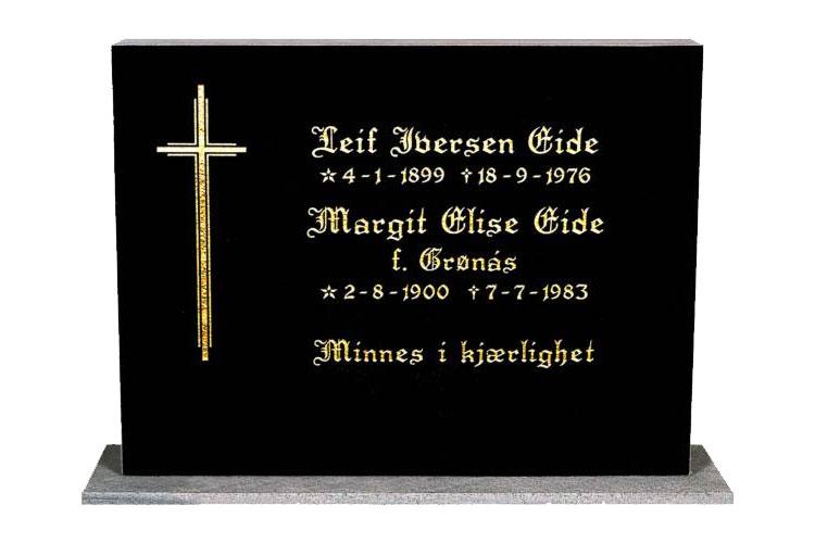 Gravstein med navnene Leif Iversen Eide og Margit Elise Eide, samt datoer og inskripsjon "Minnes i kjærlighet".