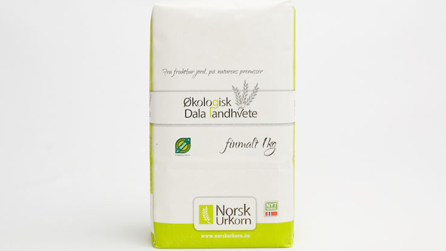 Økologisk hvetemel i en hvit pose med grønn etikett fra Norsk Urkorn.