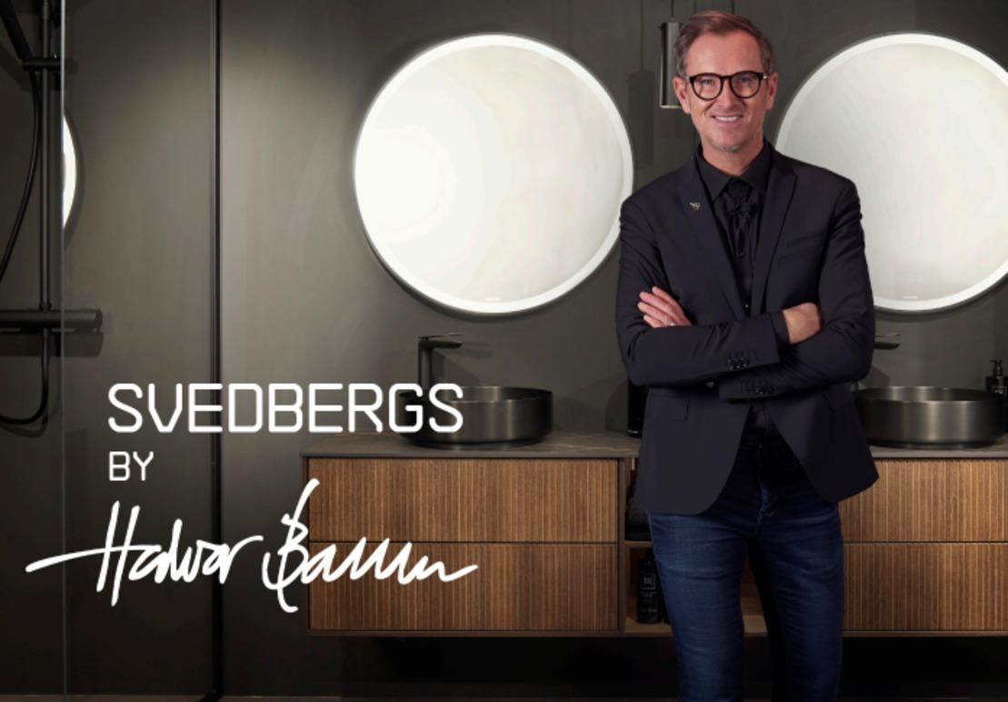 En mann står med armene krysset foran moderne vasker i et stilrent bad. Teksten "SVEDBERGS BY Håvard Bækken" er synlig.