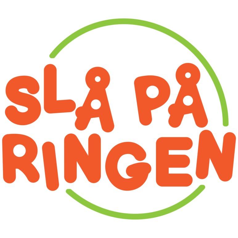 Logo for "Slå på ringen" med oransje tekst og grønn sirkel rundt.