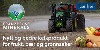 Traktor som arbeider på en åker med frukt, bær og grønnsaker i forgrunnen, med Franzefoss Minerals-logo.
