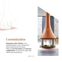 Moderne peis med tilpasset design i stue, som viser farger og materialer for personlig preg.