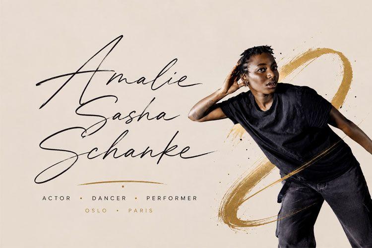 Amalie Sasha Schanke poserer som danser og skuespiller med en kunstnerisk bakgrunn.
