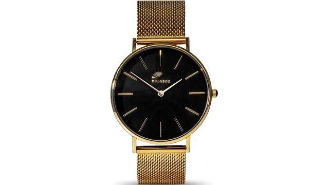 Elegant gullfarget klokke med svart urskive og mesh-armbånd, perfekt for både hverdagsbruk og spesielle anledninger.